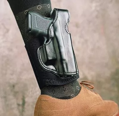 DESANTIS DIE HARD S&W 442 RH BLK LND